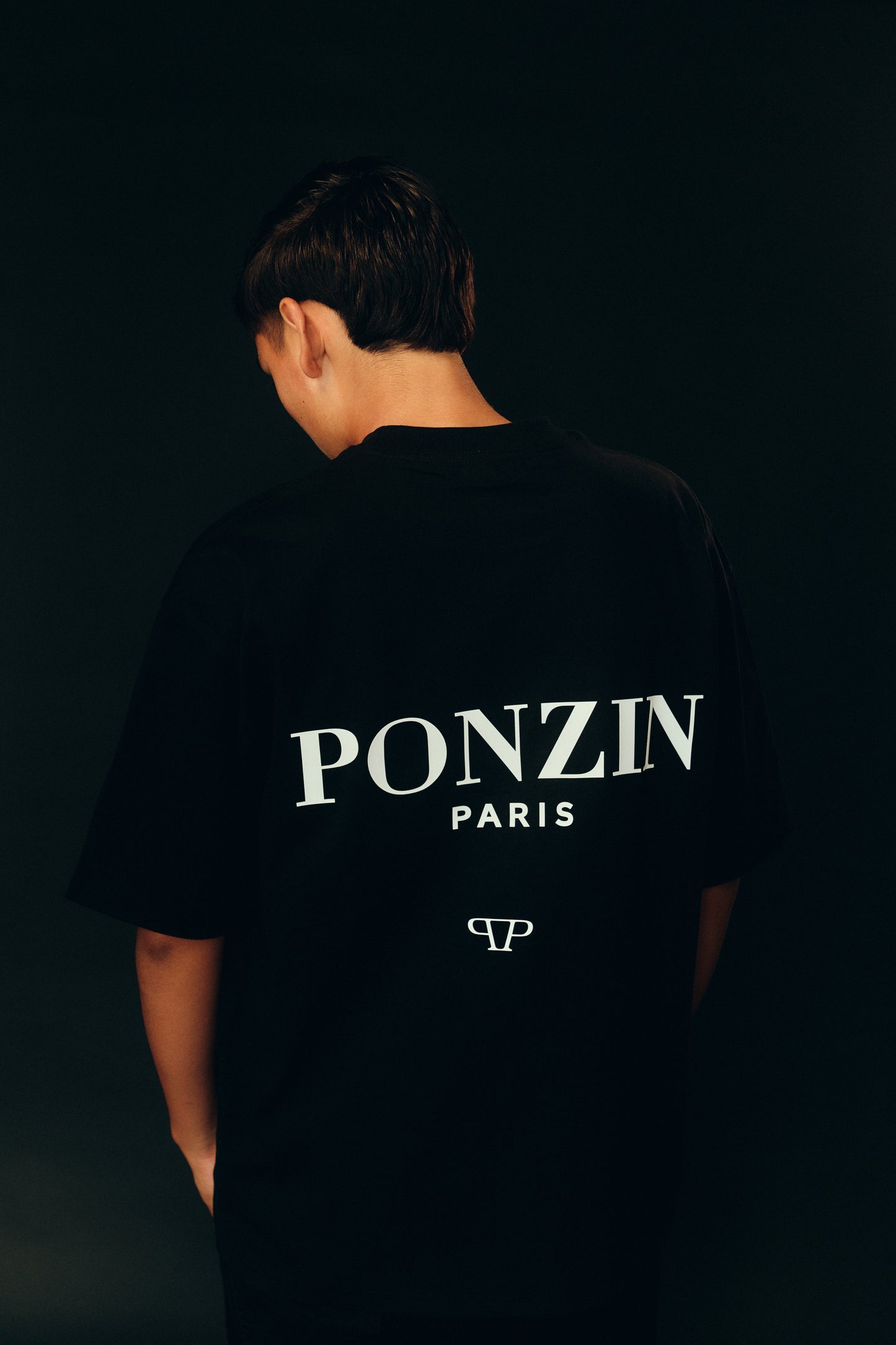 TOTAL BLACK oversized shirt