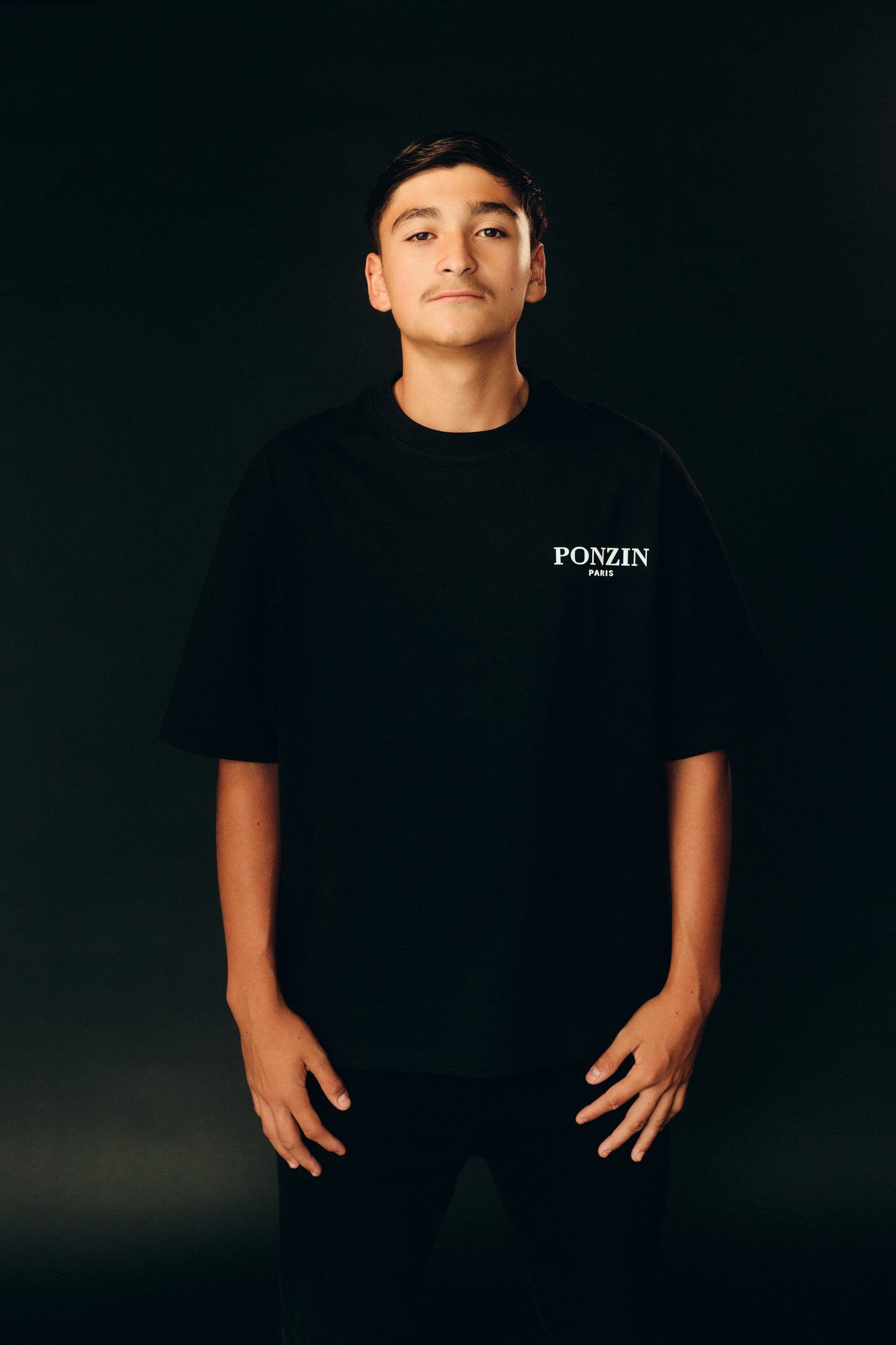 TOTAL BLACK oversized shirt